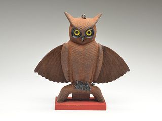 Rare owl decoy, Swisher & Soules, Decatur, Illinois.