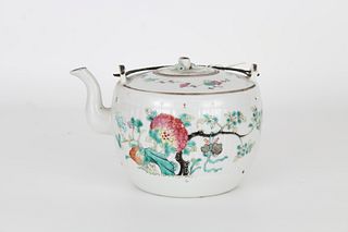 Chinese Famille Rose Porcelain Teapot. Qing