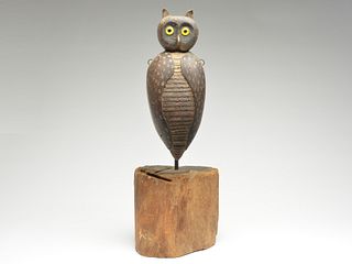 Early working owl decoy, unknown maker, 2nd quarter 20th century.