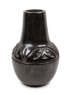 Mela Youngblood
(Santa Clara, 1931-1990)
Blackware Vase