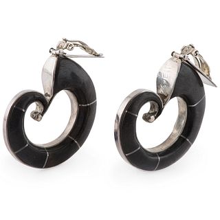 Evelyn (Eveli) Sabatie
(Moroccan, b. 1940)
Silver and Ironwood Clip Earrings