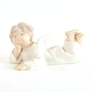 Angel, Reclining 1014541 - Lladro Porcelain Figure