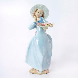 Caught In The Act 1006439 - Lladro Porcelain Figurine
