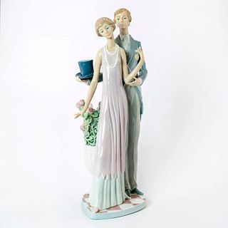 High Society 1011430 - Lladro Porcelain Figurine