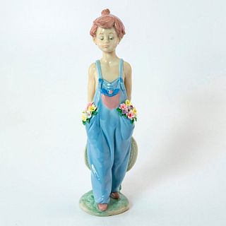 Pocket Full of Wishes 1007650 - Lladro Porcelain Figurine
