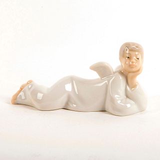 Angel Laying Down 02010013 - Nao Porcelain Figure by Lladro