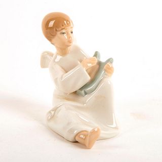 Angel Seated 02010014 - Nao Porcelain Figure by Lladro