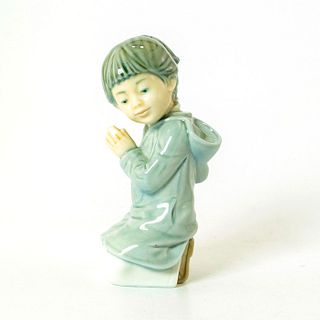 Girl Praying - Nao Porcelain Figure by Lladro