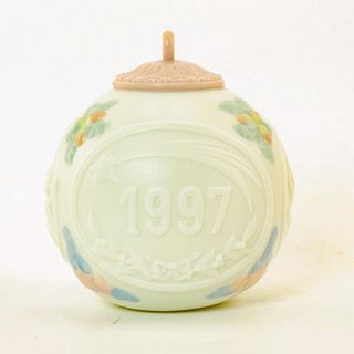 Christmas Ball 1997 1016442 - Lladro Porcelain Ornament