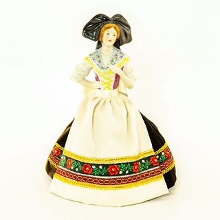 Goebel Tea Cozy Doll, Madame De Pont