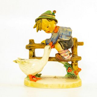 Barnyard Hero 195 - Goebel Hummel Figurine
