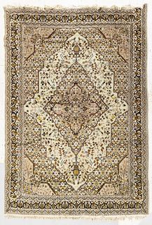Room-size Oriental Rug, India, late 20th century.