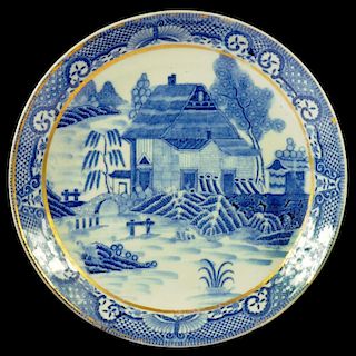 A NEW HALL BLUE AND WHITE SAUCER DISH, C1800  in the Trench Mortar pattern, 20cm diam (ex Preston,