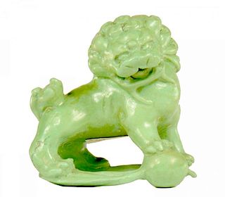 A CHINESE MINIATURE TURQUOISE CARVING OF A DOG OF FO, 19TH C  4cm h ++ Slight damage to base at
