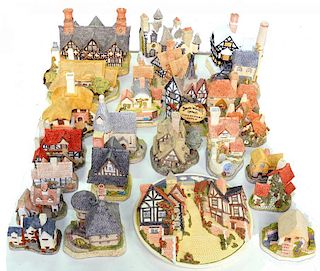 A COLLECTION OF TWENTY THREE DAVID WINTER COTTAGES INCLUDING A PLAQUE AND COLLECTORS' GUILD