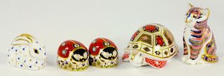 FIVE ROYAL CROWN DERBY PAPERWEIGHTS COMPRISING TORTOISE, RABBIT,  KITTEN AND TWO LADYBIRDS