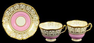 A FLIGHT, BARR & BARR GADROONED PINK GROUND TRIO, C1820