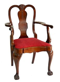 A GEORGE II STYLE WALNUT ARMCHAIR WITH SHAPED ARMS AND SEAT, ON CABRIOLE LEGS, CIRCA 1930