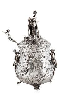 A LARGE, LIKELY FRENCH, COVERED SILVER SOUP TUREEN, EARLY 19TH CENTURY 