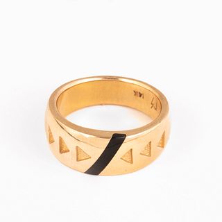 A Raoul Sosa Gold and Black Jade Ring