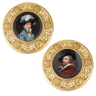 A PAIR OF CONTINENTAL PORCELAIN DISPLAY PLATES, 19TH CENTURY 