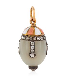 A RUSSIAN ROSE GOLD-MOUNTED BOWENITE AND DIAMOND EGG PENDANT, WORKMASTER AUGUST HOLLMING, ST. PETERSBURG, 1908-1912 