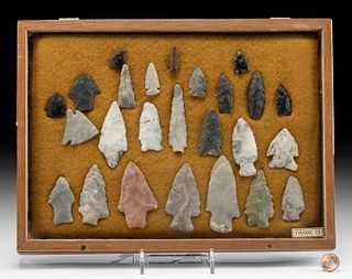 Lot of 25 Native American Stone Arrowhead Assortment