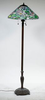FLOOR LAMP WITH LEADED GLASS SHADE