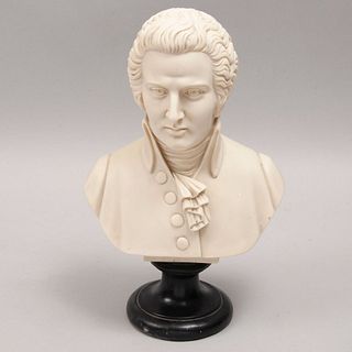 Busto de Wolfgang Amadeus Mozart. Siglo XX. En pasta moldeada acabado crudo con base escalonada circular. 33 cm de altura.
