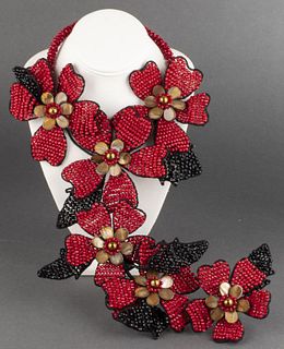 Vilaiwan Red Bead Floral Necklace