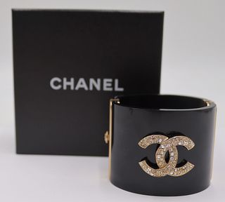 JEWELRY. Chanel Black Hinged Bracelet.