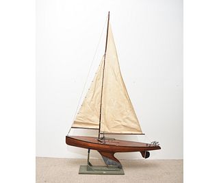 Large 1930's Racing Boat Pond Model