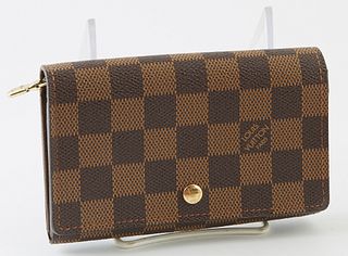 Louis Vuitton Brown Porte-Tresor Zip Wallet, the coated canvas damier ebene with a golden brass accent snap, opening to four small bill compartments, 
