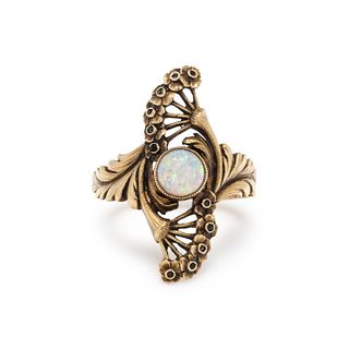ART NOUVEAU, YELLOW GOLD AND OPAL RING