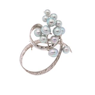 Prendedor con perlas en plata .925. 13 perlas cultivadas color gris de 4 a 6 mm. Peso: 12.3 g.