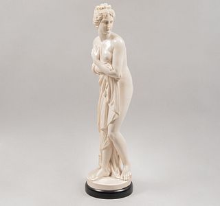 G. RUGGERI. Reproducción de la Venus Italica de Antonio Canova (Italia, 1757 - 1822). Firmada. Escultura en resina.
