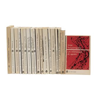 Lote de libros escritos por Jorge Ibargüengoitia. México: Editorial Joaquín Mortiz, 1967, 1979, 1991, 1993, 1997.  Piezas: 18.