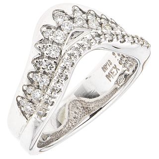 RING WITH DIAMONDS IN 14K WHITE GOLD 39 Brilliant cut diamonds ~0.50 ct. Weight: 7.5 g. Size: 7 ¼