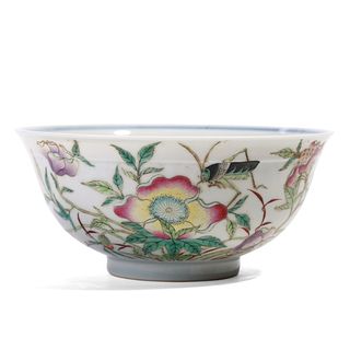 A CHINESE FAMILLE ROSE BIRDS AND FLOWERS BOWL