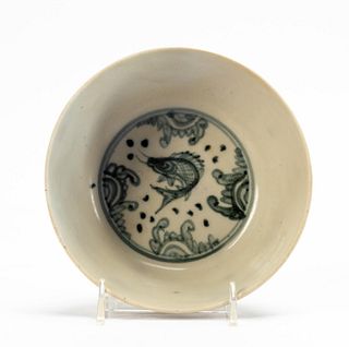 CHINESE SMALL OFF WHITE BOWL, BLUE FISH MOTIF