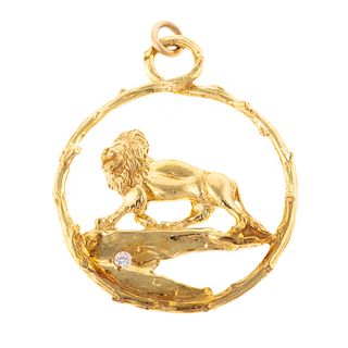 A Lion with Diamond Pendant in 18K
