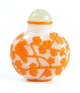 Chinese Cameo Glass Snuff Bottle