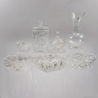 Lote de 7 piezas. Diferentes orígenes y diseños. Siglo XX. Elaboradas en cristal y vidrio soplado. Algunos marca Justyna y SG.