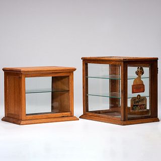 A Chewing Gum Countertop Display Cabinet