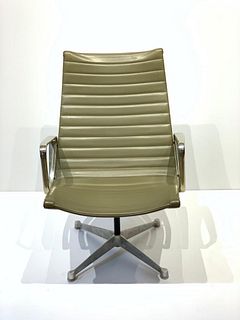 Charles and Ray Eames Aluminum Group Lounge Armchair
