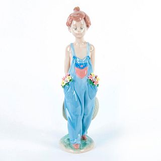 Pocket Full of Wishes 1007650 - Lladro Porcelain Figurine