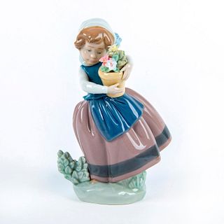 Spring is Here 01005223 - Lladro Porcelain Figurine