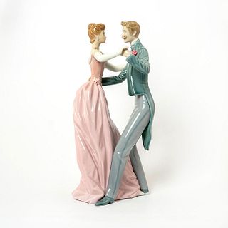 Anniversary Waltz 1001372 - Lladro Porcelain Figurine