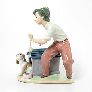 Come Out & Play 1005797 - Lladro Porcelain Figurine