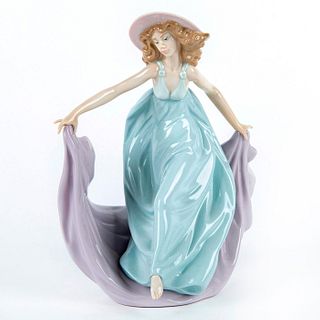 May Dance 1005662 - Lladro Porcelain Figurine